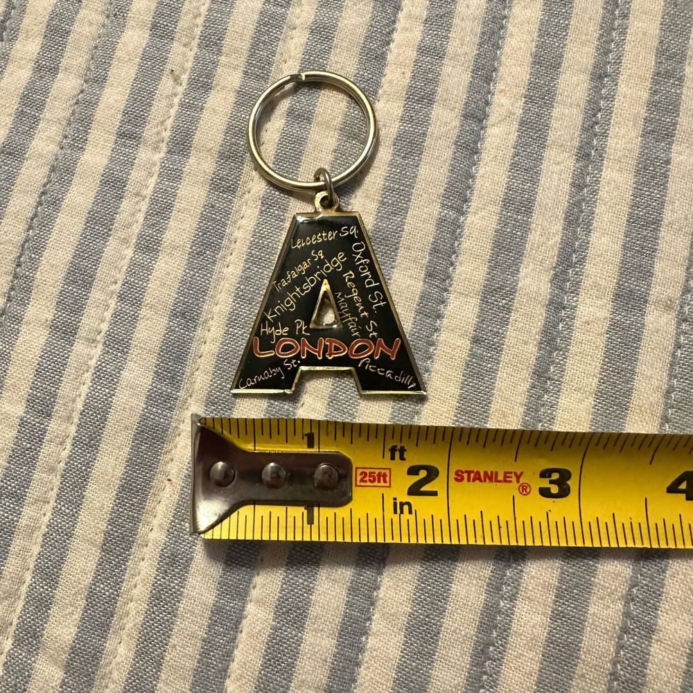 Awnhill London Souvenir Keychain Letter A Black Gold Enamel Landmarks Vintage - Picture 3 of 5